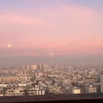 Chambre Privee Dans Appartement Femmes Uniquement Vue Tour Eiffel Et Piscine